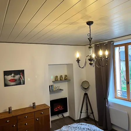 فندق مبيت وإفطار Maison La Glycine Chamoux-sur-Gelon